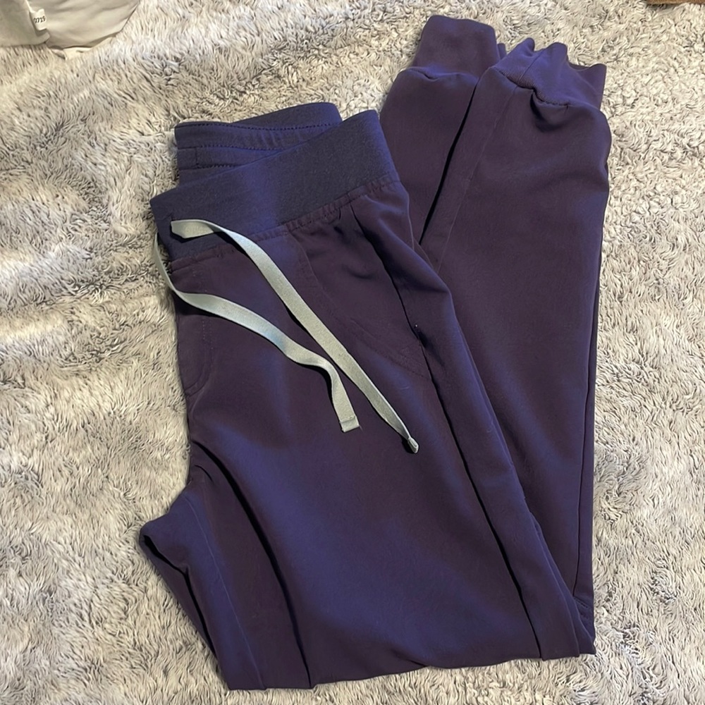 Zamora Figs joggers